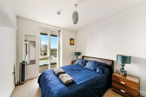 2 bedrooms, iron/ironing board, travel cot, WiFi