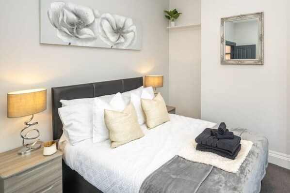 3 chambres, fer et planche à repasser, Wi-Fi, literie fournie