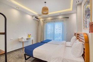2 bedrooms, desk, iron/ironing board, WiFi