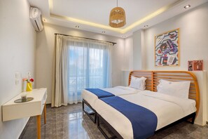 2 bedrooms, desk, iron/ironing board, WiFi - Charming Sunlit 2BR Apartment Near AUC with Prime Amenities (Cairo Governorate)