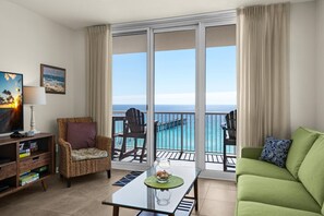 Condo, varias camas (Summerwind Center 1204) | Área de sala de estar