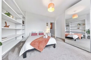 2 soverom, strykejern/-brett, wi-fi (inkludert) og sengetøy