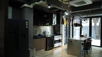 Fridge, microwave, oven, stovetop