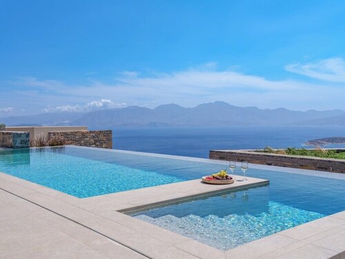 Decaulion - MiraView Villas & Residences