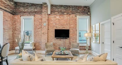 Bourbon Trail Central Location Sleeps 14