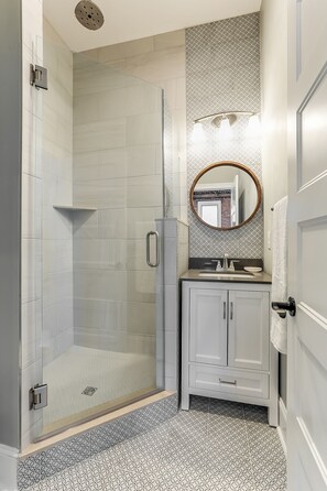 Towels, soap, shampoo, toilet paper