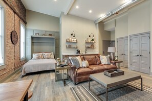 6 makuuhuonetta, ilmainen Wi-Fi, vuodevaatteet