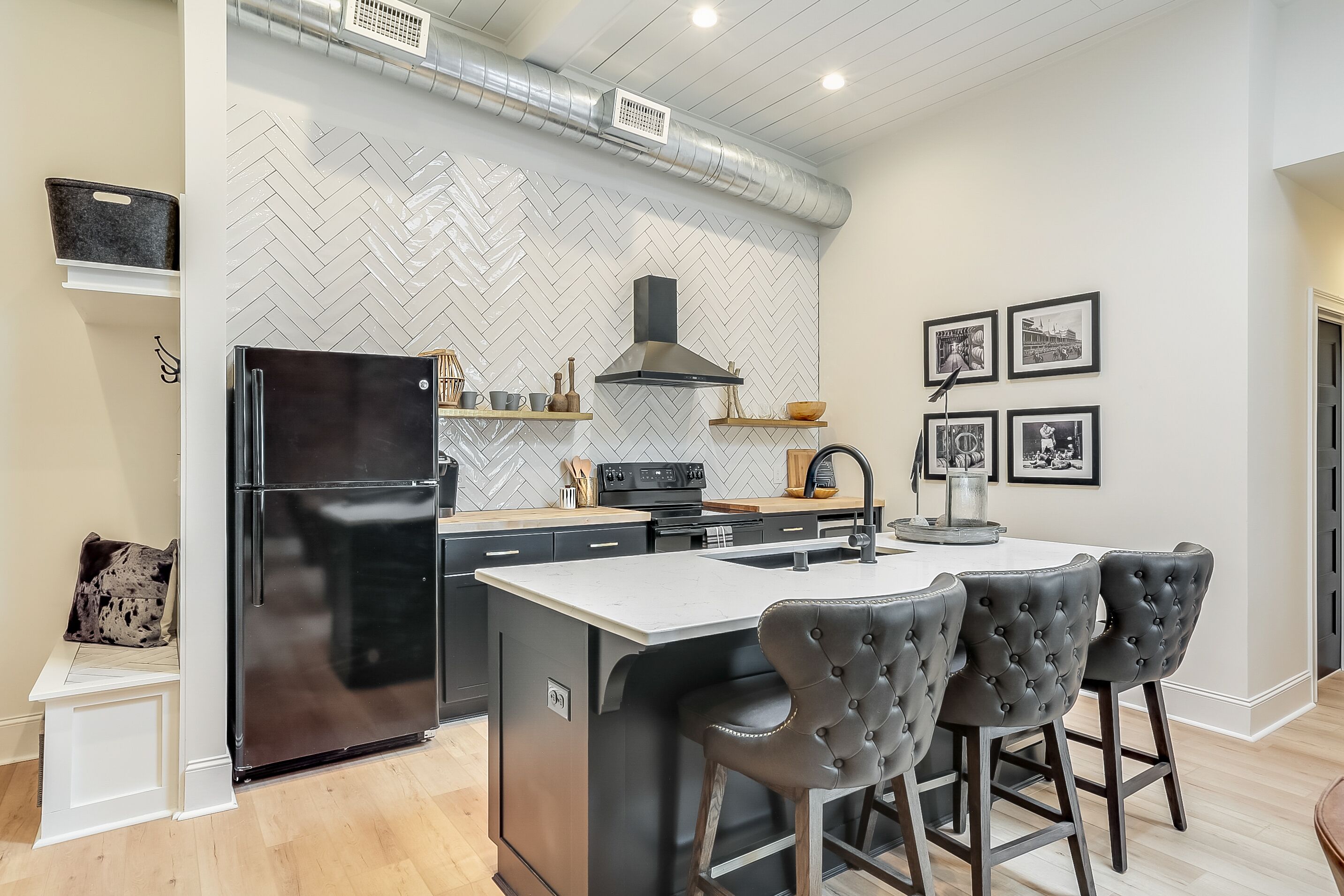 雪櫃、微波爐、焗爐、爐具