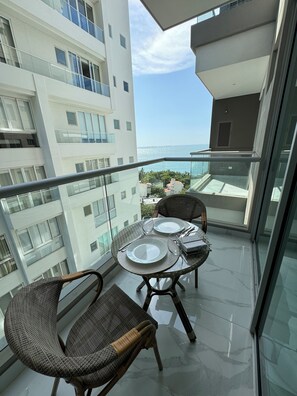 Outdoor dining - Magical Sunsets (Santa Marta)