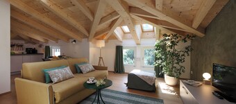 Nine Rooms Apartment