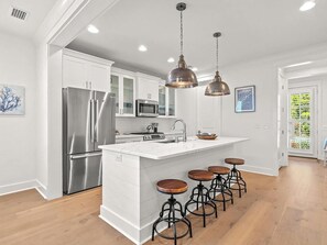 Private kitchen - Sand Dollar Beach Cottage (Miramar Beach)