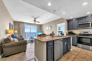 Condo, Multiple Beds (Sterling Reef 1404) | Private kitchen