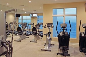 Condo, várias camas (Sterling Reef 1404) | Sala de fitness