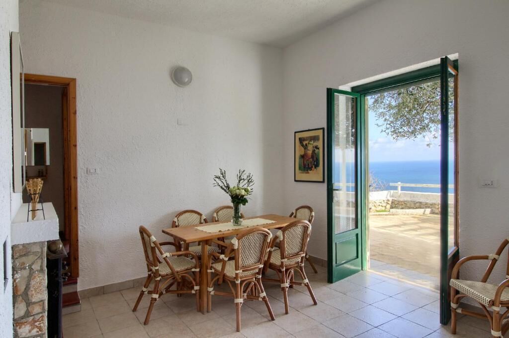 Villa Deluxe | Zona de estar | Una mesa de tenis de mesa