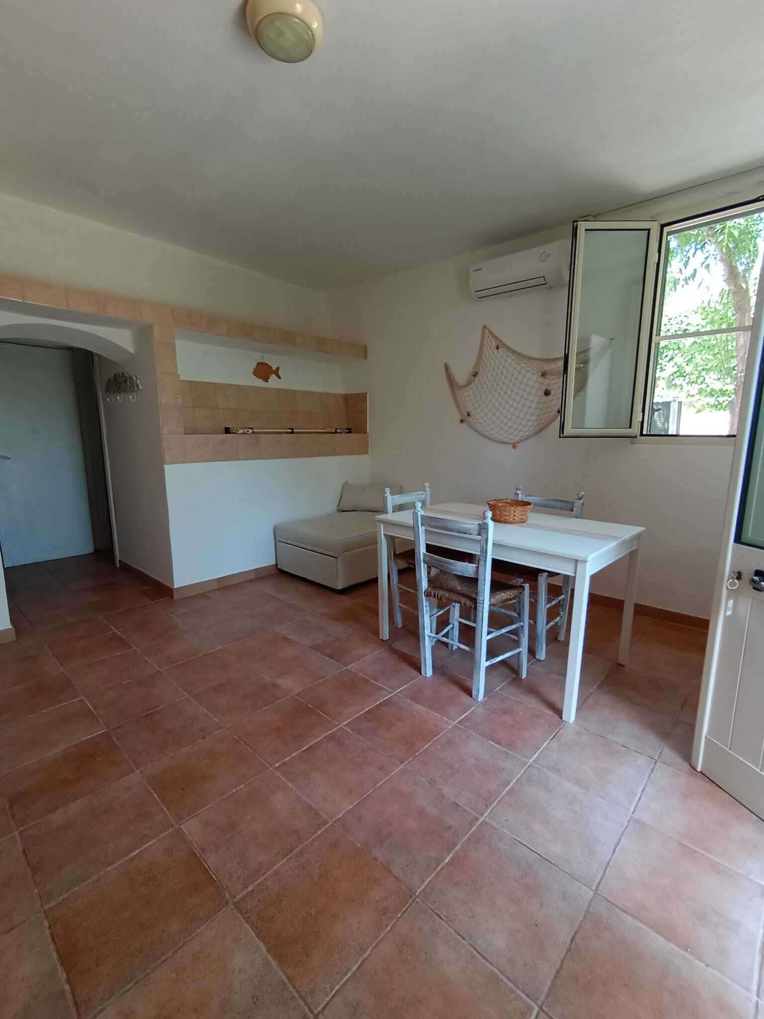 Apartamento económico | Cocina privada | Frigorífico grande, placa de cocina y utensilios de cocina
