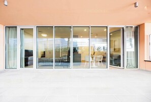 Terrace/patio - Genoa East Waterfront DeLuxe Flat (Genoa)