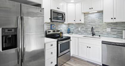 Hutchinson Island cottage w/ beach access