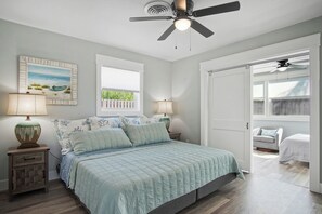 3 makuuhuonetta, työpöytä, silitysrauta/-lauta, ilmainen Wi-Fi