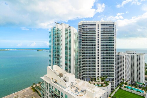 Panoramic Ocean & City Views | Spacious & Stylish | Pool, Gym, Free Parking