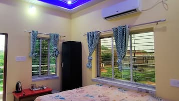 Luxury Double Room, Balcony, Garden View | Free WiFi