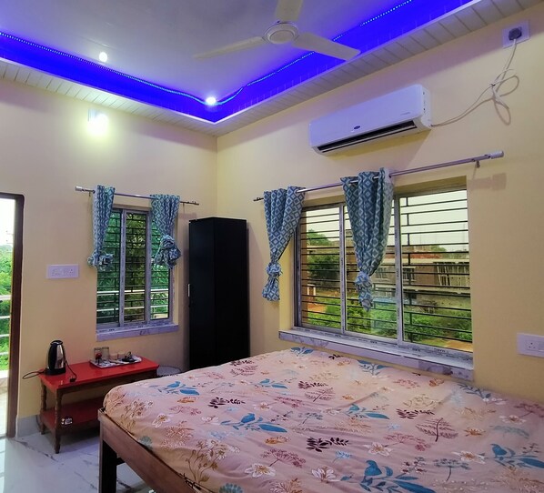 Superior Double Room, Balcony, Garden View