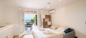 Mazet design sea view 4 guests