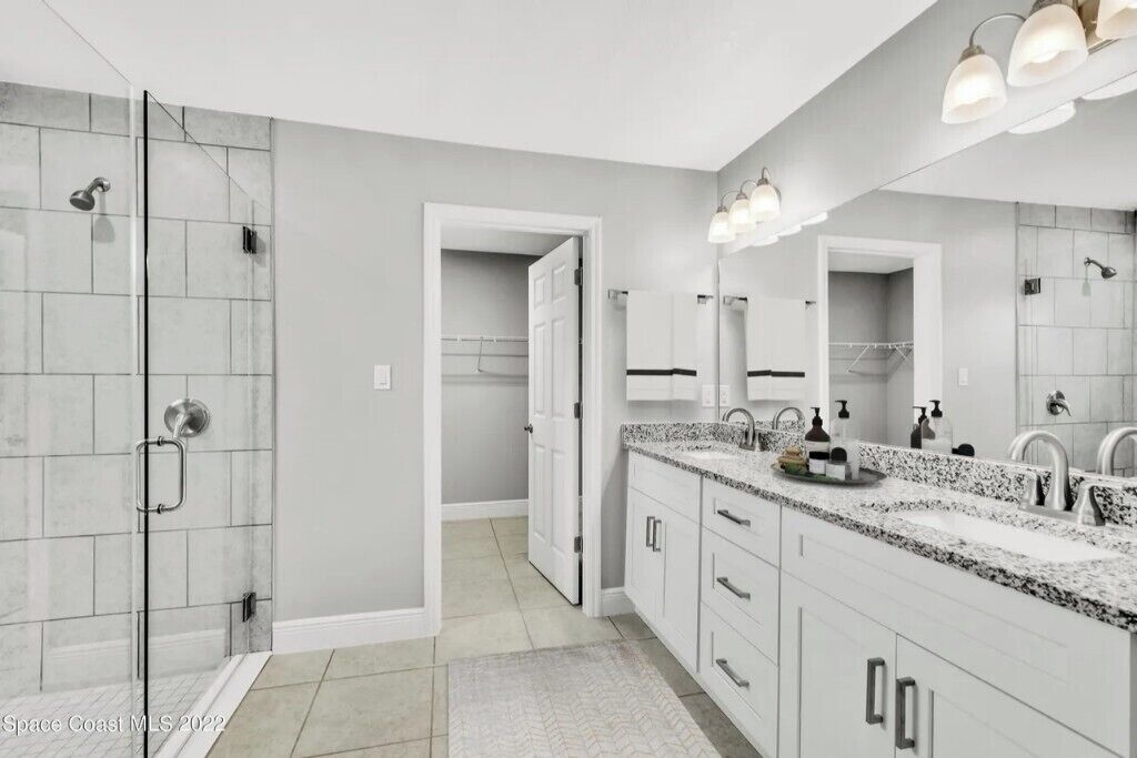 Toallas, jabón, papel de baño 