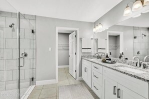 Towels, soap, toilet paper - Charming 3-bedroom house in Palm Bay with AC, WiFi (Palm Bay)