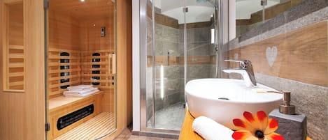 Comfort Apartment, Non Smoking, Kitchen (L'Ola) | Bathroom | Shower, rainfall showerhead, hair dryer, bidet