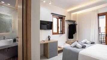 4 quartos, cofres nos quartos, escrivaninha