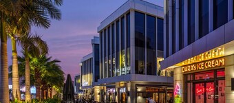 Cozy Compact Studio with City Views, Perfect for Couples & Solo Travelers