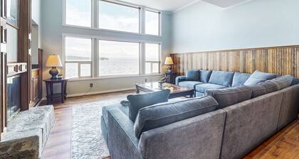 Large waterfront estate with main house, townhouse w/ hot tub + studio cottage