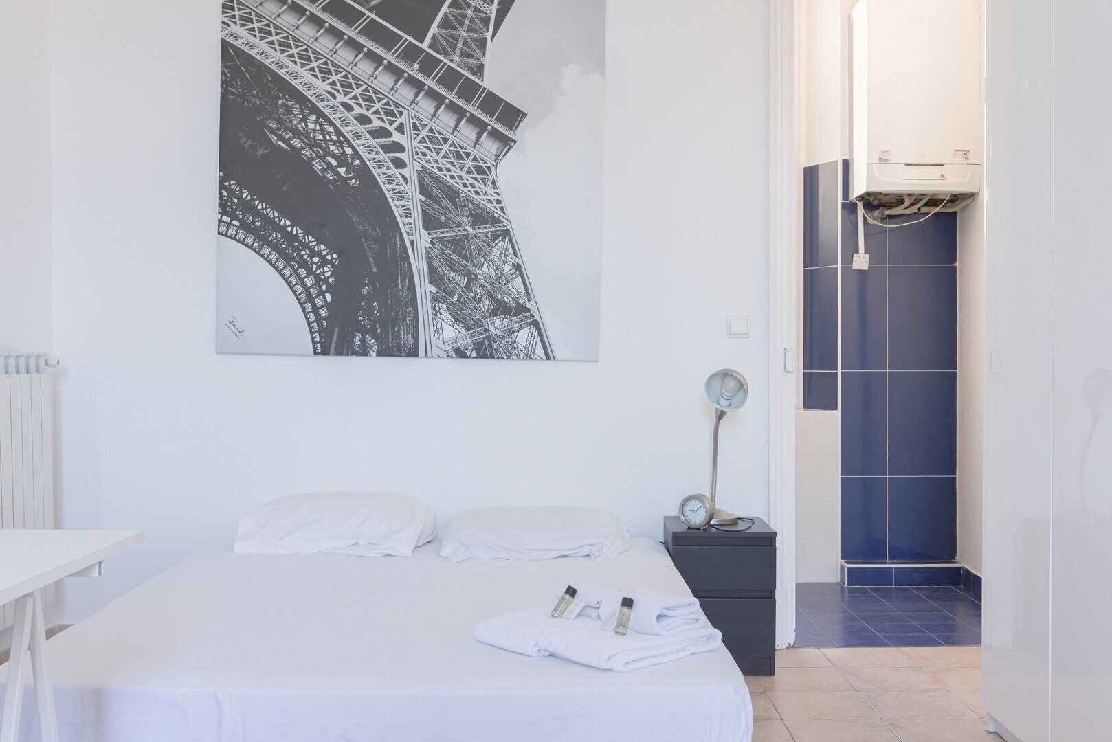 3 camere, una scrivania, ferro/asse da stiro, accesso a Internet