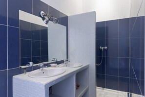 Doccia, asciugacapelli, asciugamani