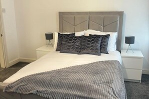 4 habitaciones, tabla de planchar con plancha y wifi gratis 