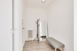 Interior - Le Petit Fleury – Balcony & Calm in Cannes (Cannes)