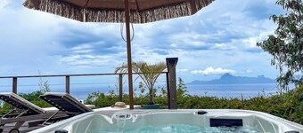 Bounty Lodge - Private spa and view