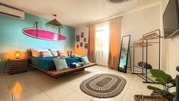 1 dormitorio, tabla de planchar con plancha, cuna de viaje y wifi