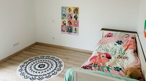 3 bedrooms, WiFi, bed sheets - Quiet house in the heart of the winegrowers' path. (Lablachère)