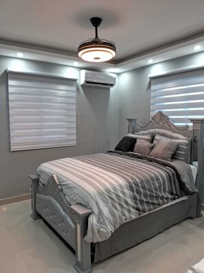 3 bedrooms, desk, iron/ironing board, WiFi