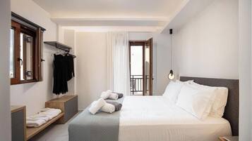 4 bedrooms, in-room safe, desk, iron/ironing board