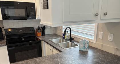 New and Amazing Tiny House in Kissimmee, FL only 20 minutes to Disney/Universal