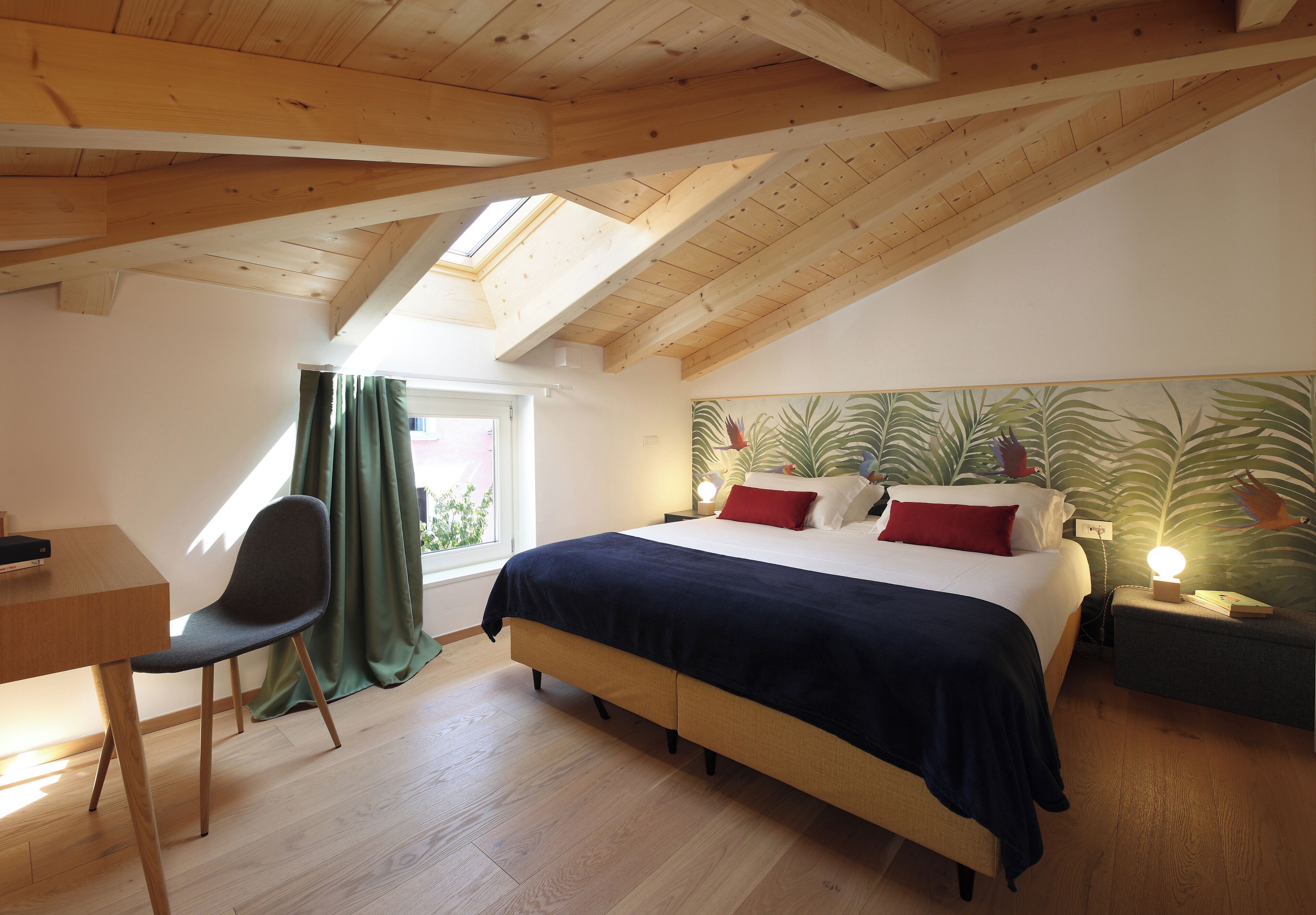 Couette en duvet d'oie, minibar, coffres-forts dans les chambres, bureau