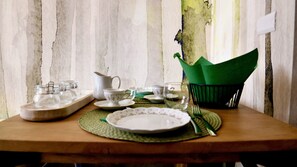 Daily buffet breakfast for a fee - Nine Rooms Shared (Trento)