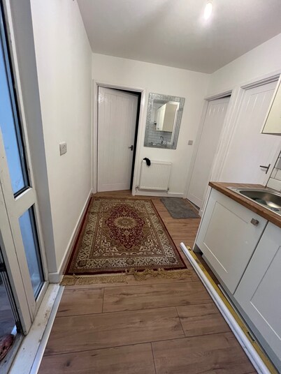Cosy 1 Bed Retreat in Walsall - Wifi & Parking