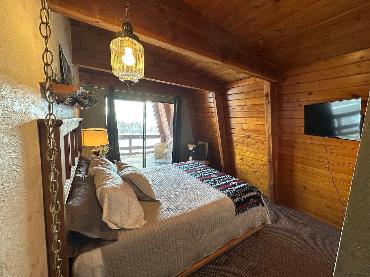 5 bedrooms, travel crib, free WiFi, bed sheets