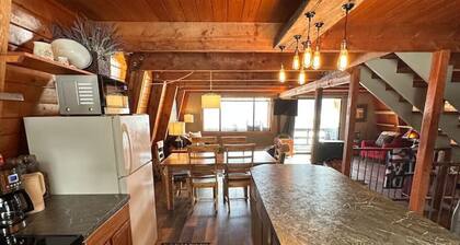 Lake Breeze Cabin+Hot Tub+15 min to Yellowstone!