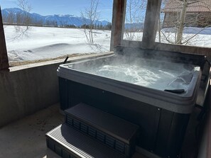 Bañera de hidromasaje al aire libre