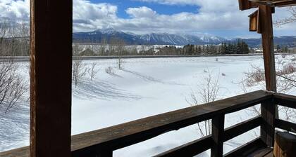 Lake Breeze Cabin+Hot Tub+15 min to Yellowstone!