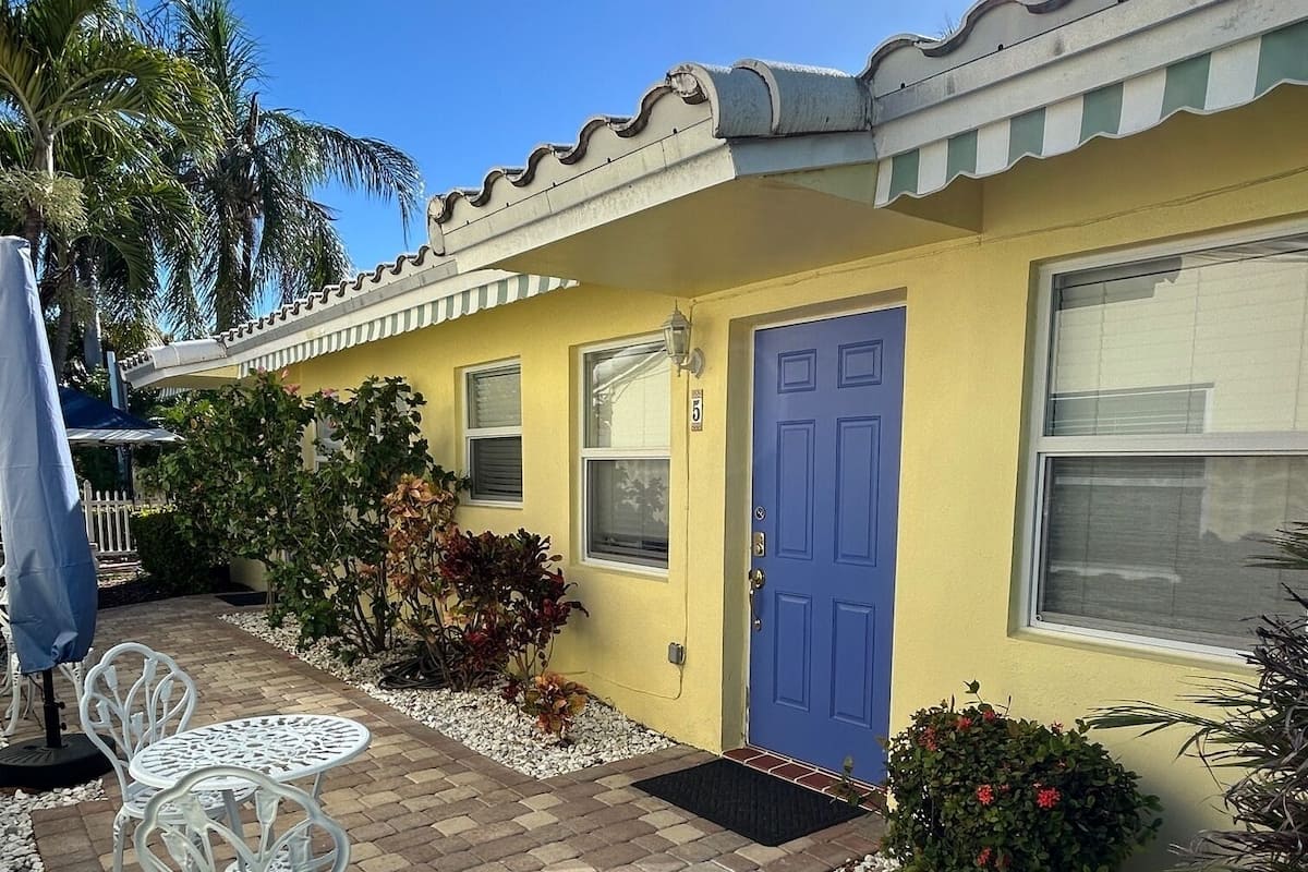 Deluxe Studio, 1 Queen Bed with Sofa bed, Resort View, Beachfront | Terrace/patio